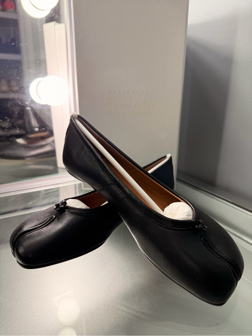 Maison Martin Margiela Black Split-Toe Leather Ballet Flats - Picture 3 of 5